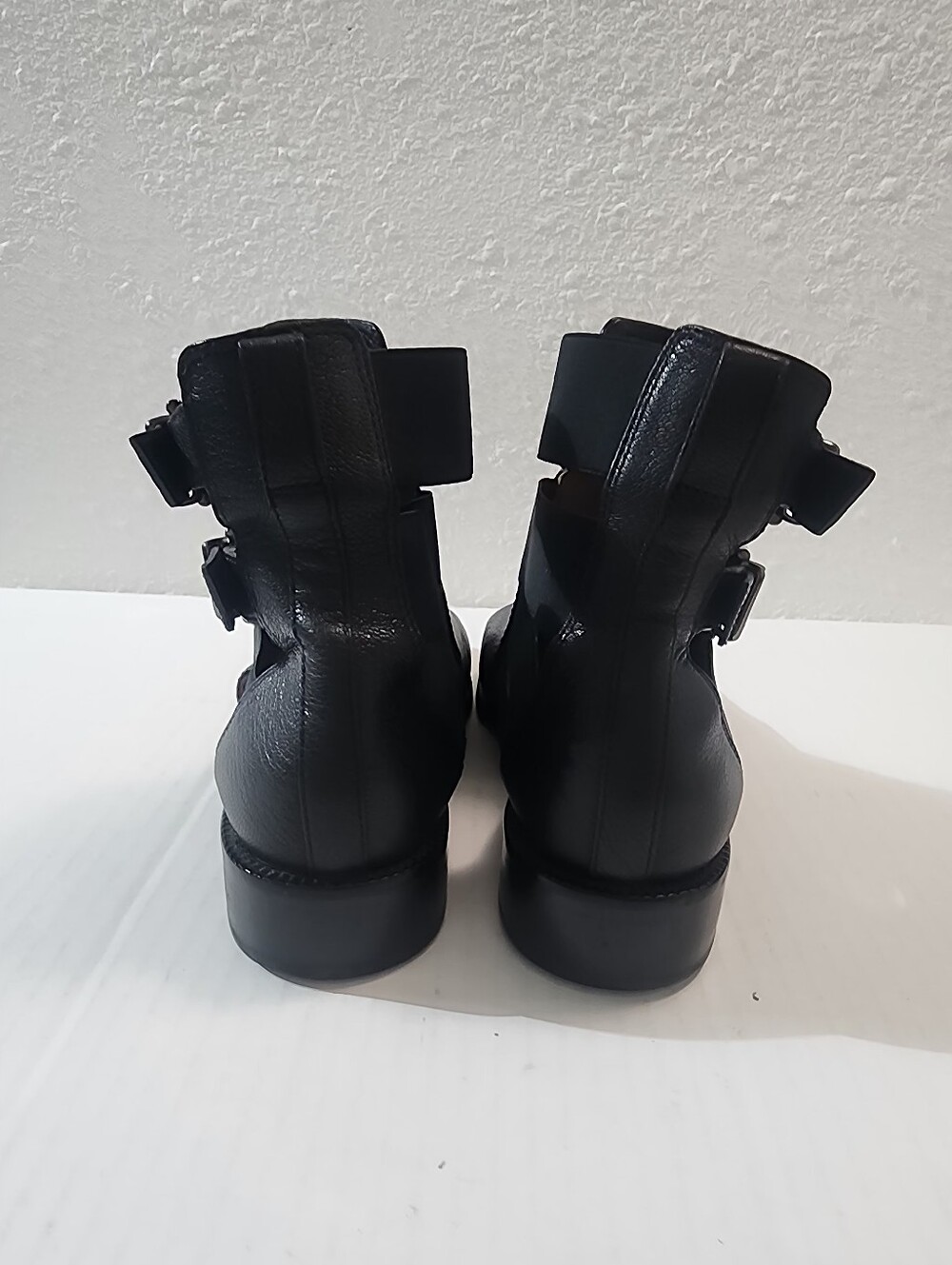 Via Spiga Birna Women Black Leather Cutout Moto Biker Ankle Boots Size 7 M - Picture 5 of 9